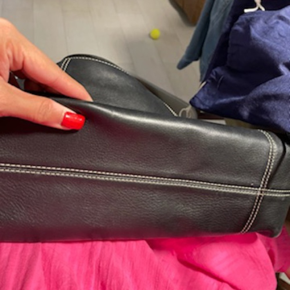 Dooney & Bourke 1975 Vintage Bag - Picture 5 of 9